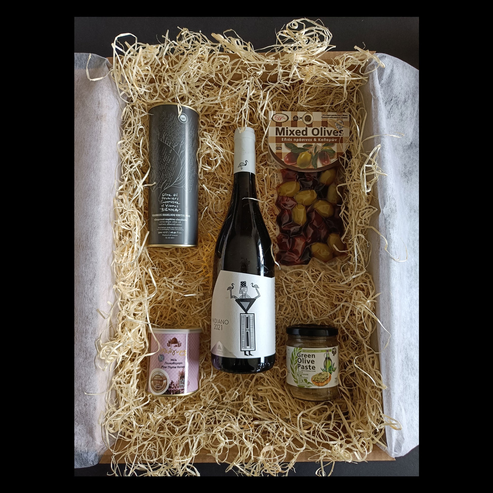 Cadeaubox wijn, olijfolie, olijven, olijfpasta en honing